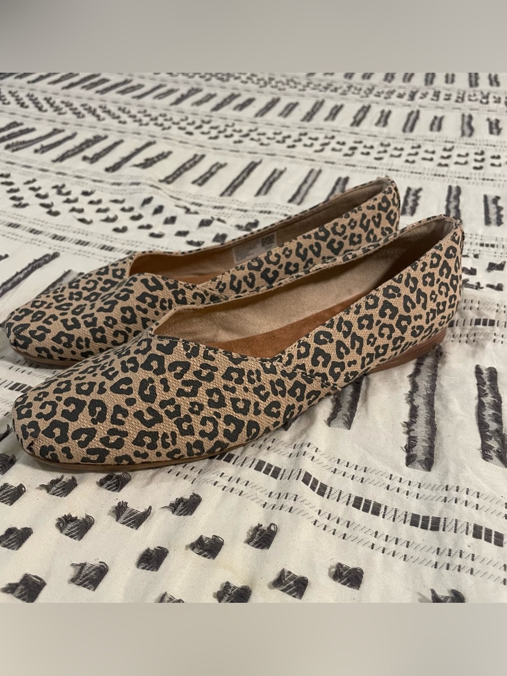 Toms Leopard Print Ballet Flats 8.5